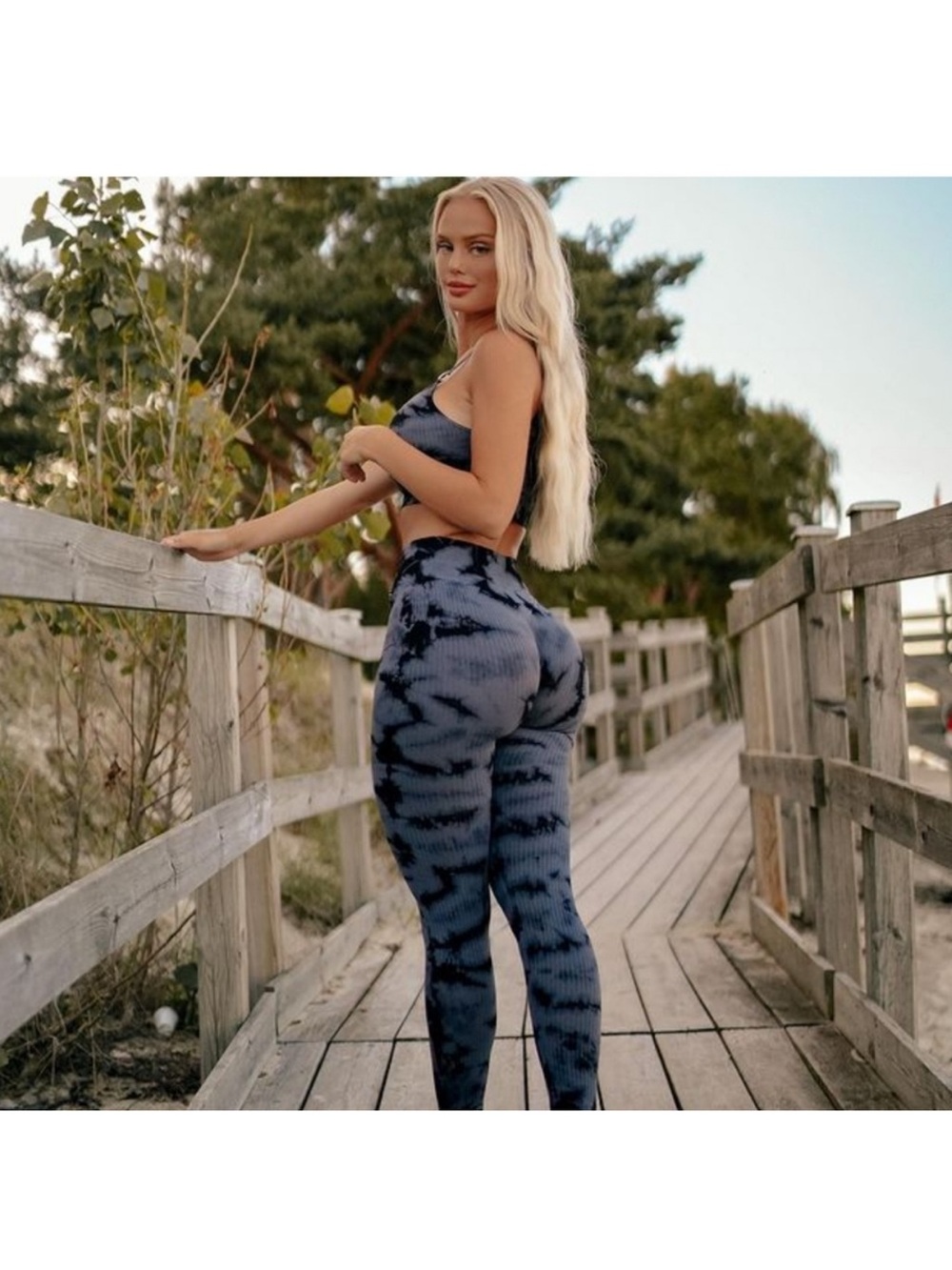 Bombshell Sportswear Tie Dye Seamless Leggings Size Medium
